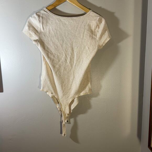 Aerie Ribbed T-Shirt Bodysuit | Split V-Neck Cutout & Neutral Beige Heather | M - Picture 3 of 7